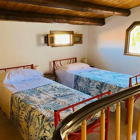 Yole Villa Noto